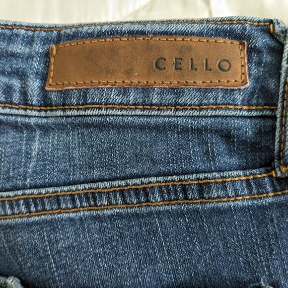 CELLO Sweet Escape Skinny Jeans High Rise Womens Size 7 Distressed High-Low Hem - Picture 13 of 16